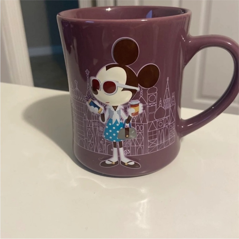 Disney Parks Merchandise. Mickeys Coffee Shop with Minnie mouse‎